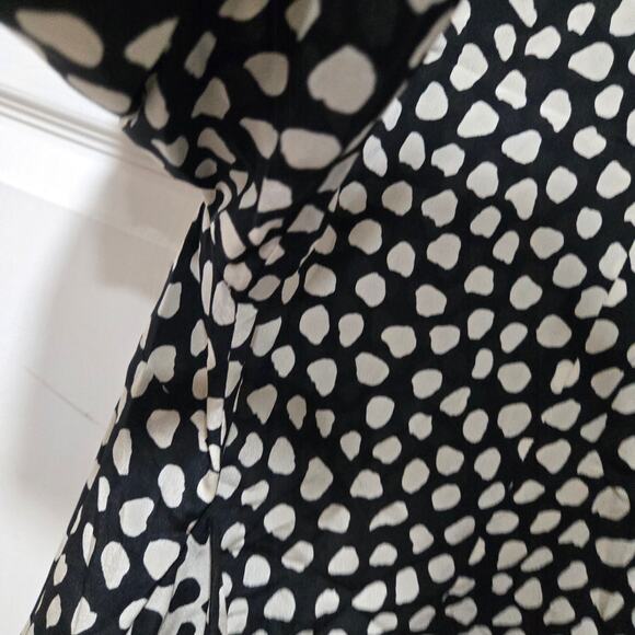 J.Crew Silk Abstract Dot Tie-Back Blouse Women’s 6 - Picture 7 of 11